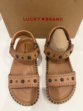 Lucky Brand Ullani Studded Leather Platform Sandals Latte 8M NIB